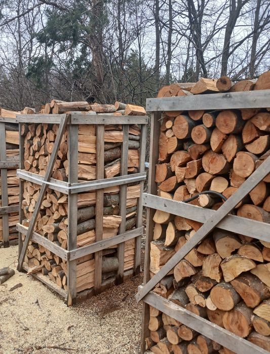 Lemn de foc paletat.