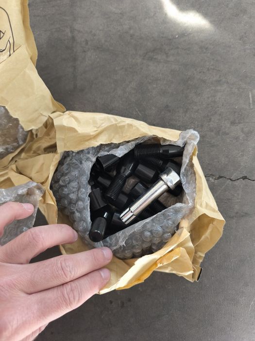 Set 20 prezoane m14x1.5 conice "tuner bolts" pentru jante aftermarket