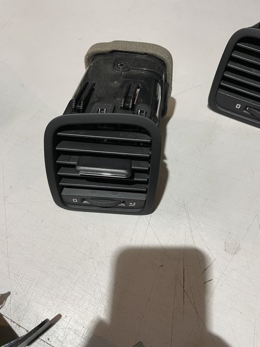 Trimuri grile aerisire skoda yeti