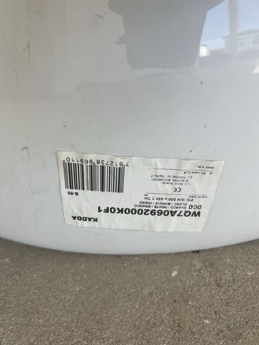 Vand chiuveta suspendata