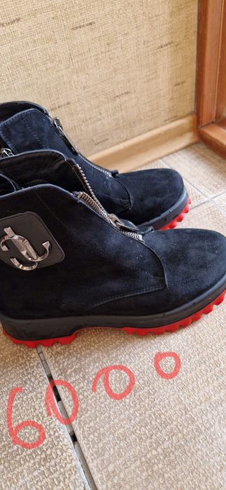 Продам  детские вещи