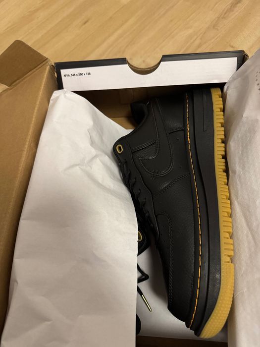 Nike Air Force 1 Luxe