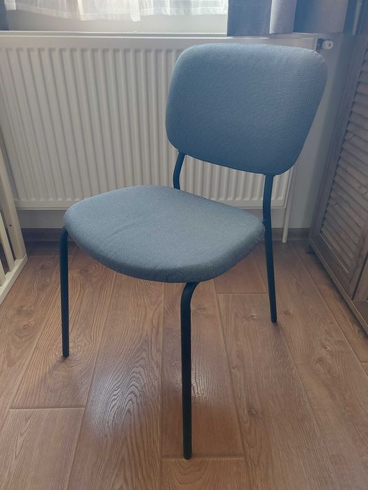 Vand set birou din 3 piese Birou Stauning Jysk negru + lampa veioza Ikea + scaun Ikea gri