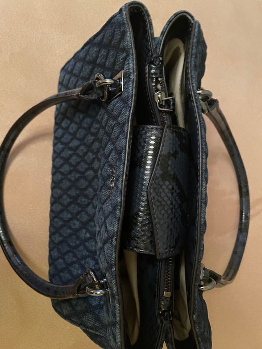 Оригинална чанта Guess