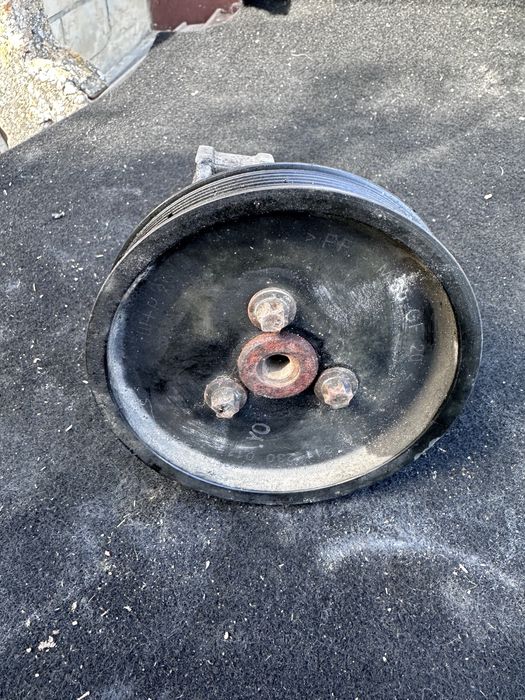 Хидравлична Помпа Mercedes W203 2.7CDI 2004Година