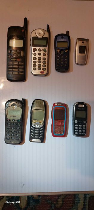 Telefoane vechi cu butoane
