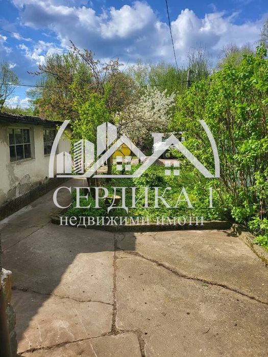 Къща в Перник, област-с.Драгичево