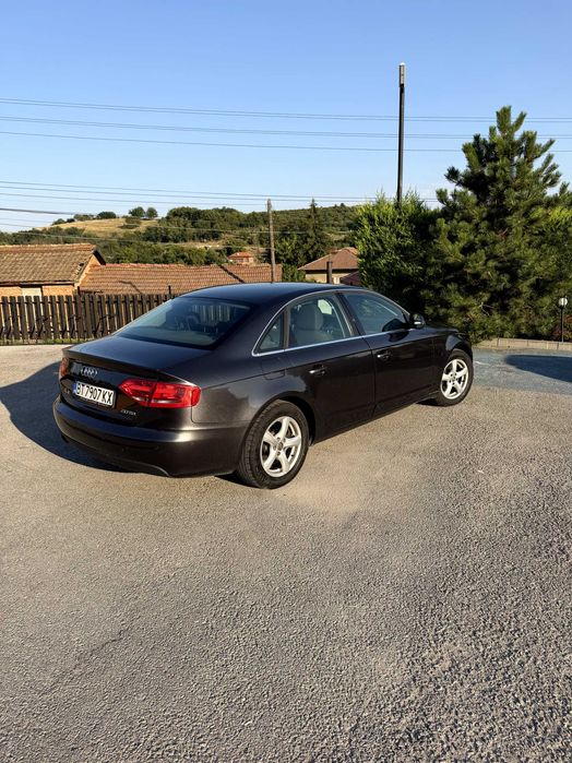 Продавам Ауди А4 2.0 TDI седан в добро състояние