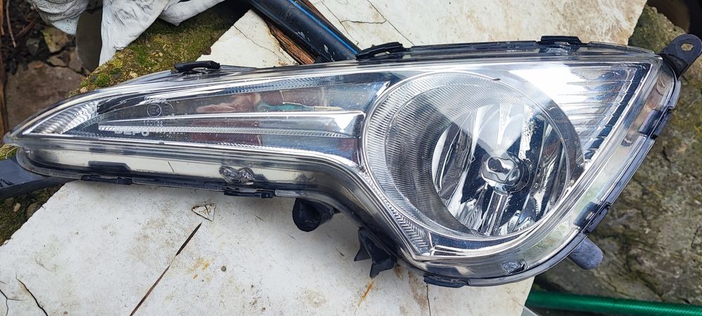Продавам преден ляв халоген (фар за мъгла / дневни светлини) за Hyundai i40
