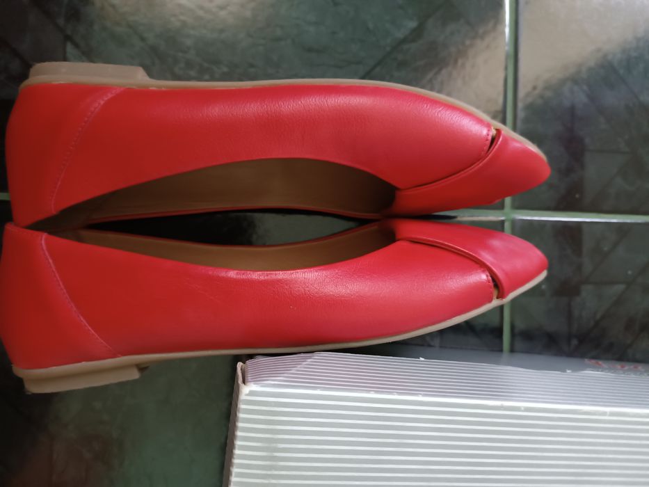 Червени дамски обувки Lasocki