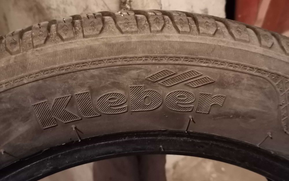 Продавам 2 броя зимни гуми 205.55.16 на 1 сезон дот 2019 Kleber