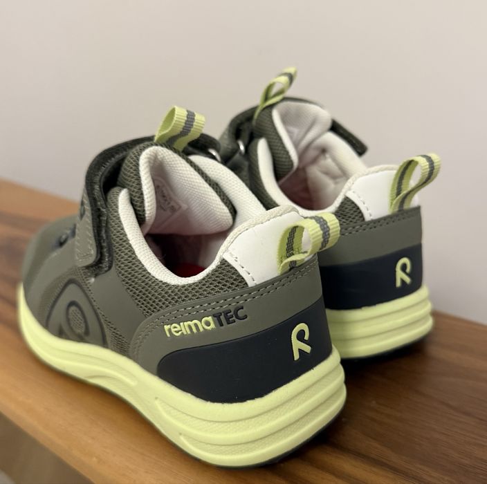 Продам детские кроссовки оригинал Reima