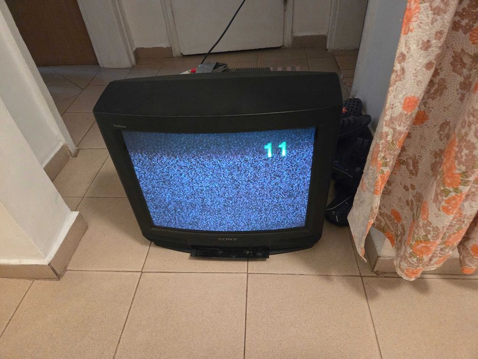 Работещ телевизор Sony Trinitron 21" (KV-G21M1) с дистанционно – перфектен за ретро гейминг / вила  Цена