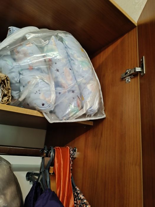 Детская кровать с тумбочка для одежды