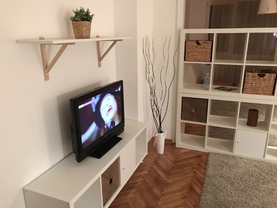 Дава се под наем Тристаен апартамент в София, Център - 87 кв.м за 867 € - Снимка #15