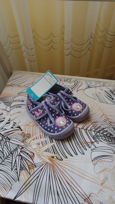 Pantofi de interior, mărimea 22