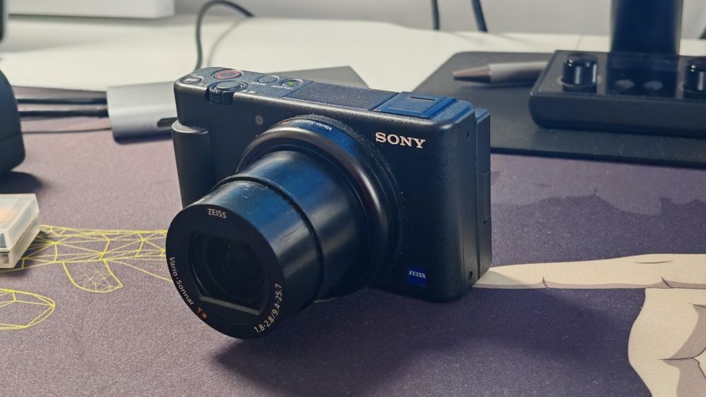 Sony ZV-1  best beginner 4k vlogging camera  3 baterii