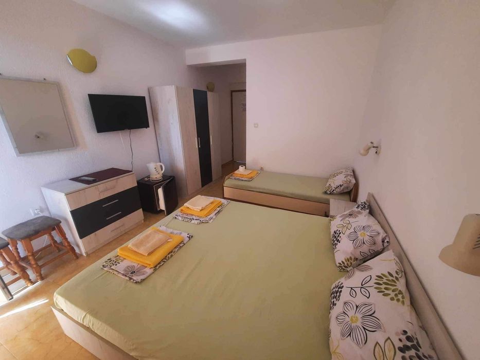 Семеен хотел Приморско