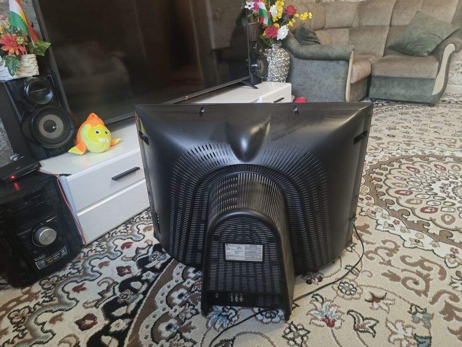 Продаю телевизор LG