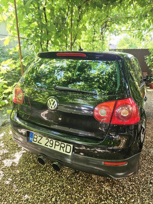Vând Golf V 1.9 BKC