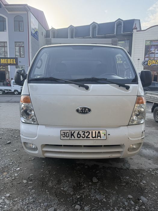 Kia bongo sotiladi