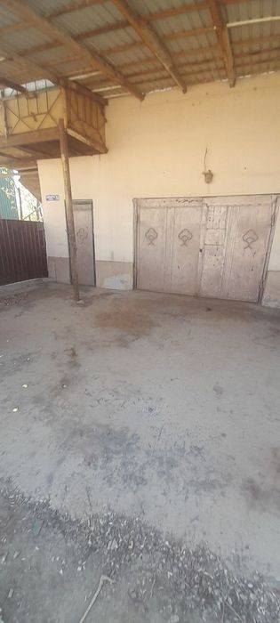 Uy satiladi. Kelisimli