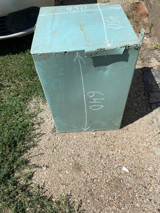 Продам шкаф металлический