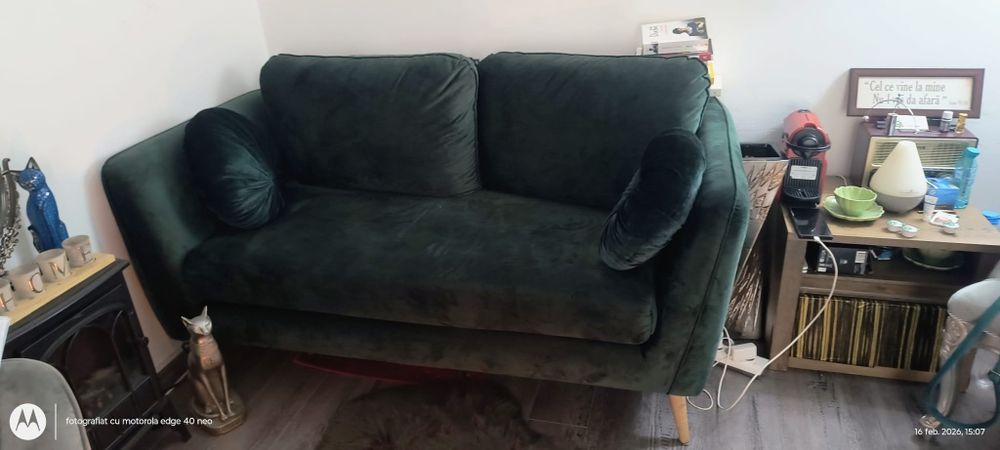 Canapea catifea verde închis