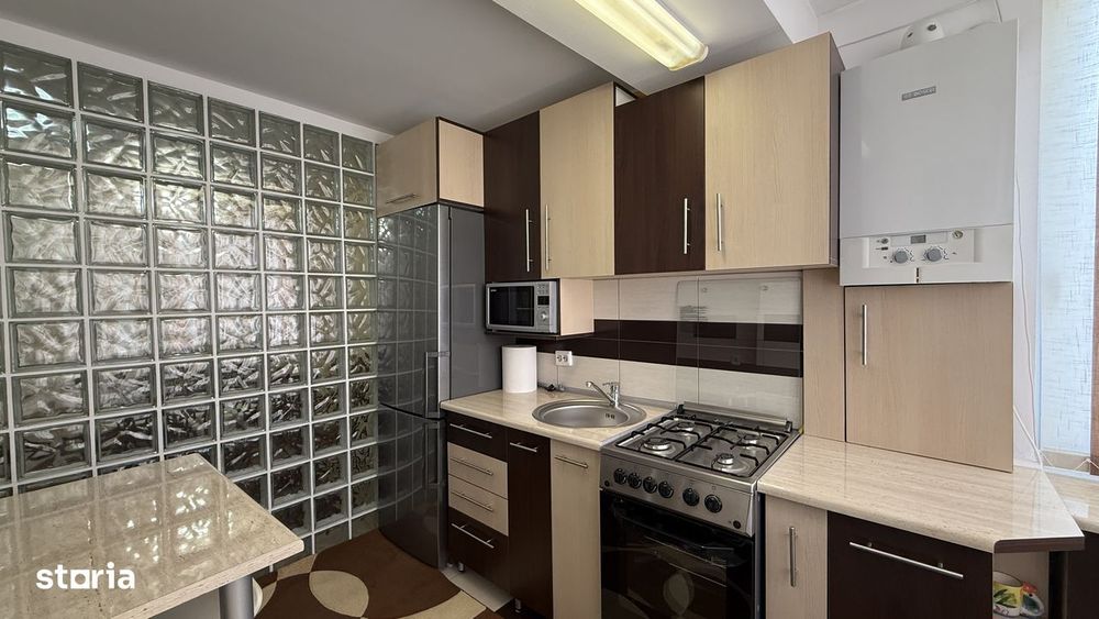 Apartament 2 camere, mobilat, etaj 4, vizavi de primărie