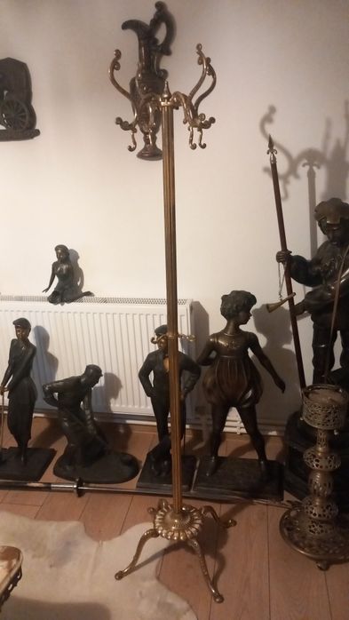 Vând cuier din bronz!