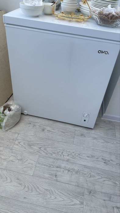 Морозильник почти новый