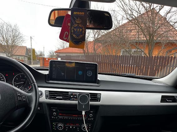 Eladó BMW e91 318i 2010