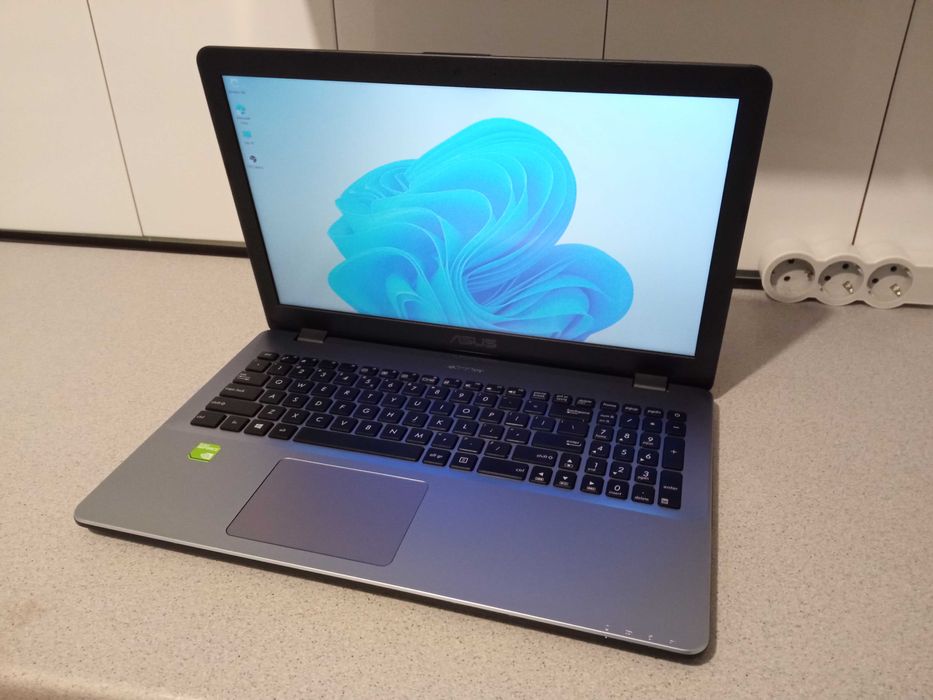 Laptop I7 ASUS GAMING SSD 512GB placa video dedicata NVIDIA 16GB ram ecran 15.6 inch 2 placi video windows 11