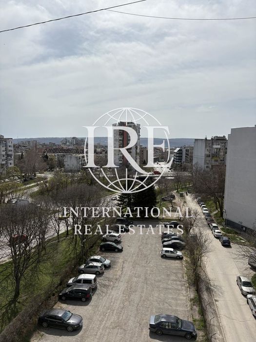 Продава се Тристаен апартамент в Варна, Левски - 145 кв.м за 1690 €/кв.м - Снимка #6