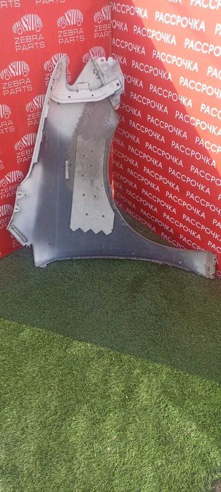 Крыло переднее правое,левое Nissan Quest