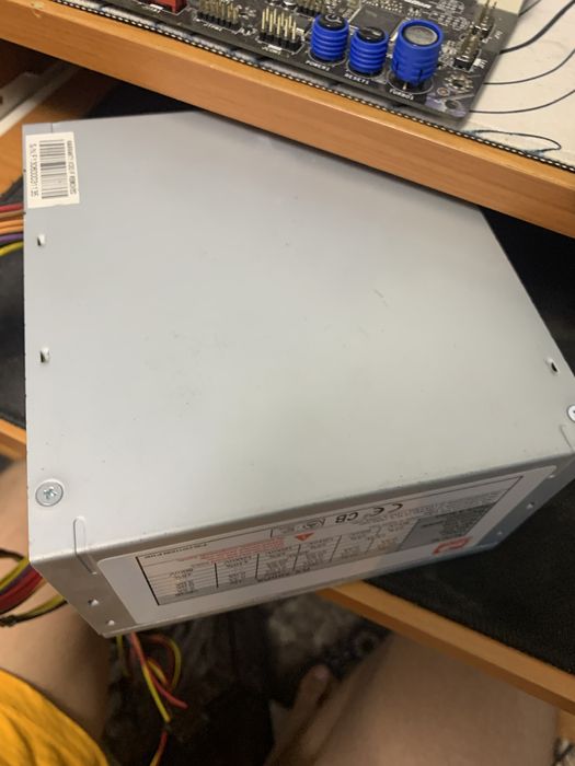Vand piese de calculator