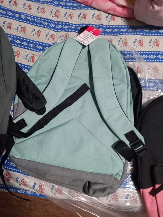 Продам 3 новых школьные рюкзаки
