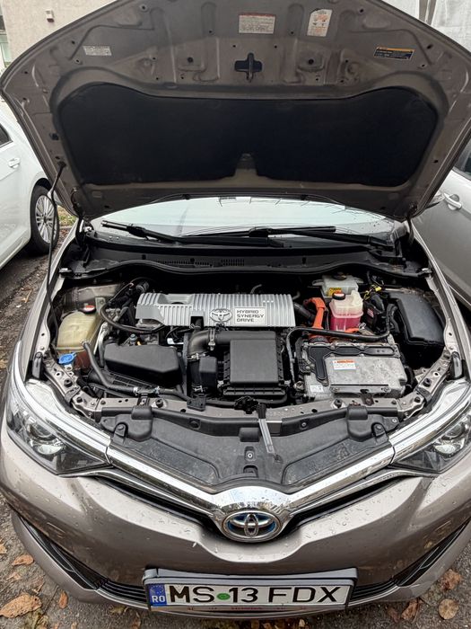 Toyota Auris 2016 1.8 Hybrid + GPL
