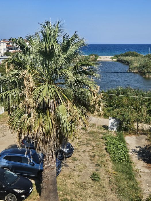 Луксозни нови студиа с гледка море, на плажа в Паралия Врасна, северна Гърция