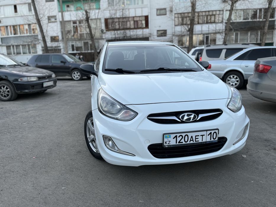 Хюндай акцент 2011 года