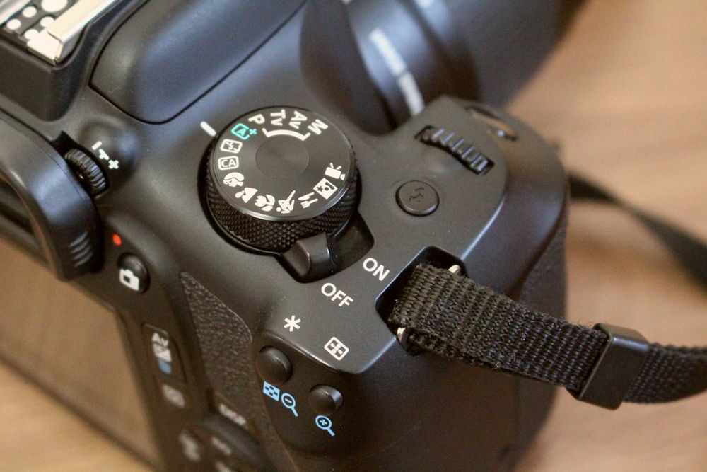 Фотоаппарат Canon EOS 1300D