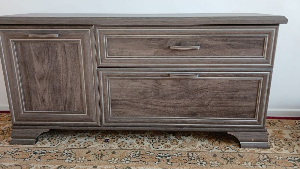 Продается шкаф под телевизор