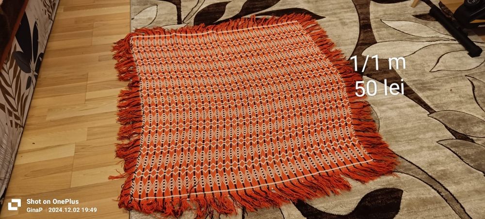 Vând fete masa  cusute manual.