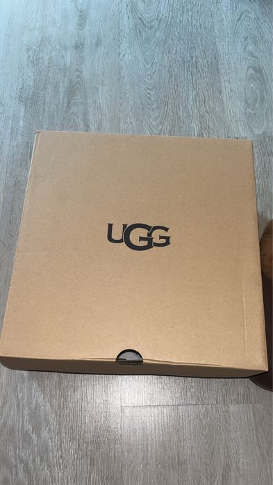 papuci UGG maro, nepurtati