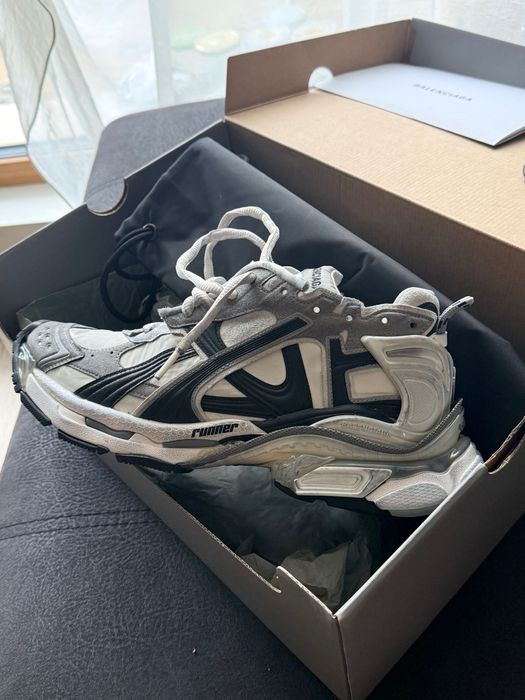 Balenciaga runner