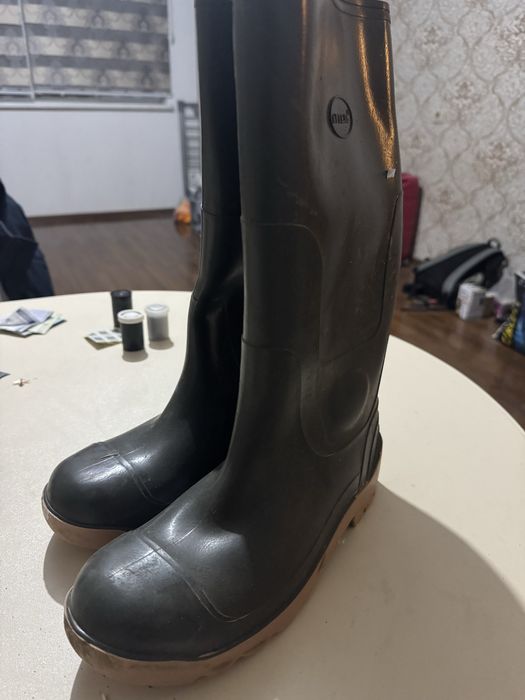 Сапоги резиновые с метал носком Metall barmoqli rezina etiklar