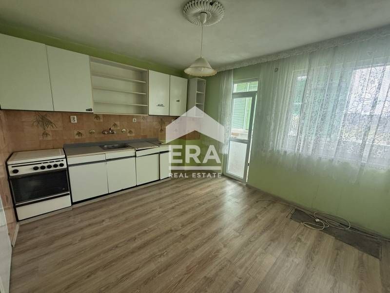 Четиристаен апартамент на ул. "Николаевска"