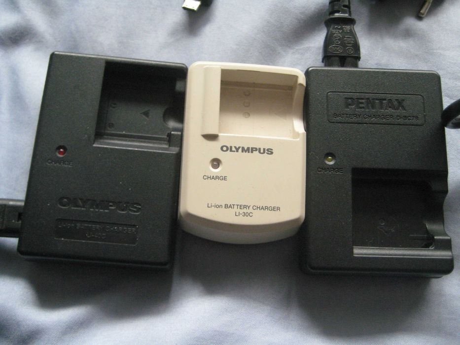 Продавам Оригинални зарядни за фотоапарати