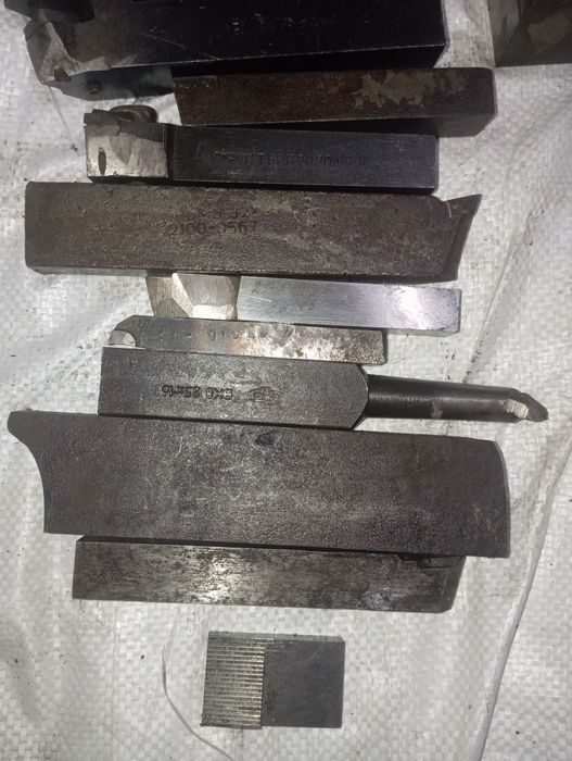 Токарные резцы.продам
