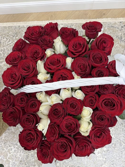 Цветы в корзине , цветы розы